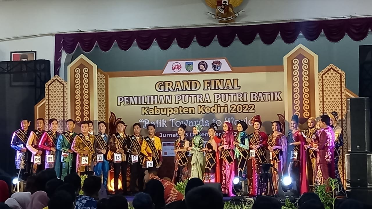 Siswa SMA Negeri 1 Pemahan Sabet Juara 1 Putra/Putri Batik Kab. Kediri